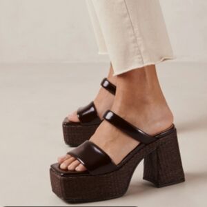 SVEGAN Alohas Viviana Brown Patent Raffia Platform Sandals